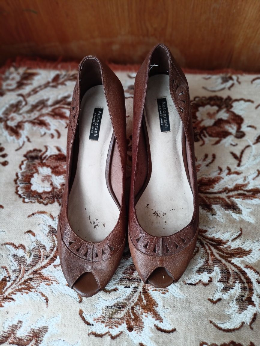 Buty damskie na obcasie