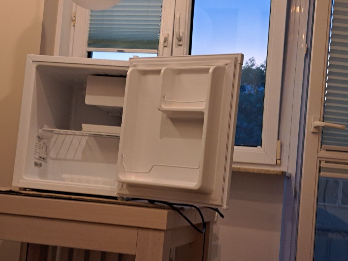 Lodówka BOMANN mała mini zasilanie sieciowe