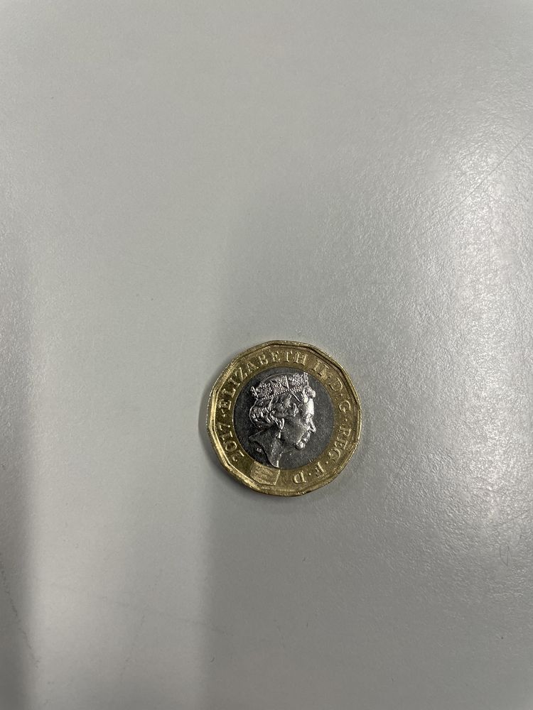 ONE POUND     2017 Elizabeth II