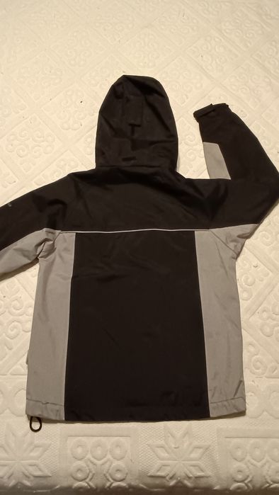 Super kurtka wiatrówka lub od deszczu z kapturem na 9-10 lat,134-140cm