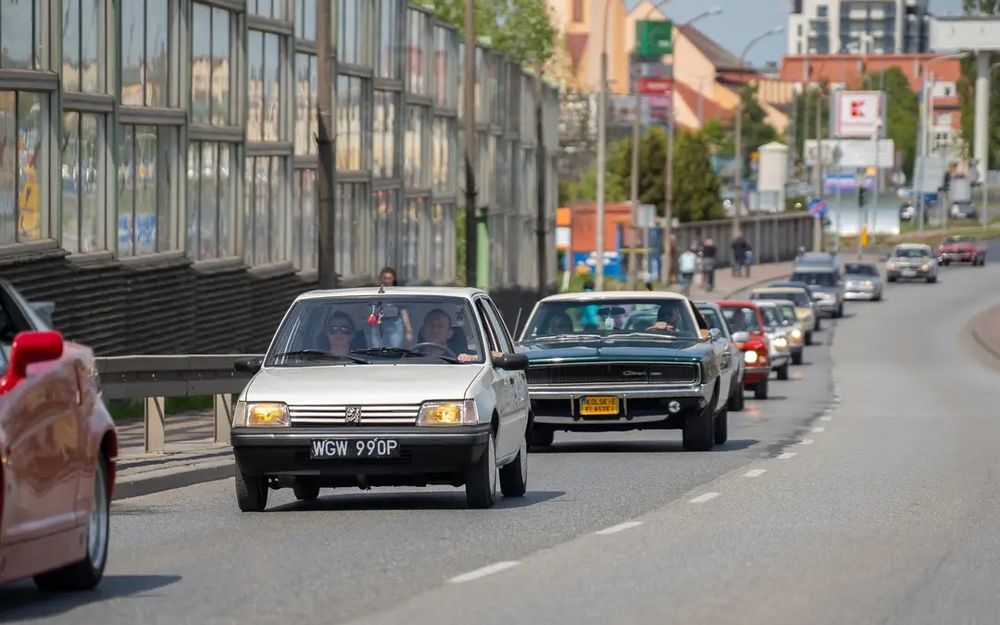 Peugeot 205 youngtimer czarne blachy 100% oryginał