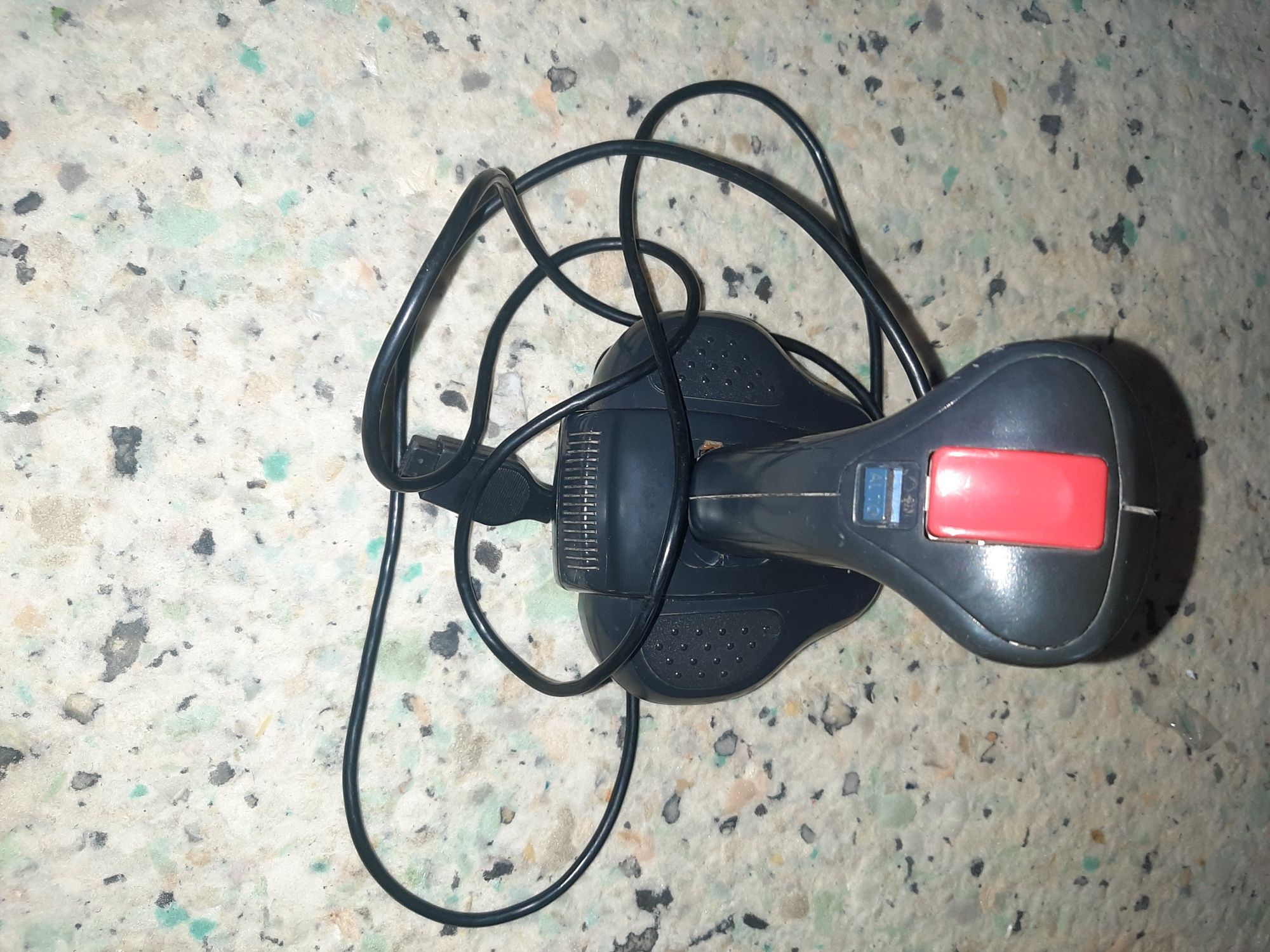 Joysticki Commodore, Amiga, Atari