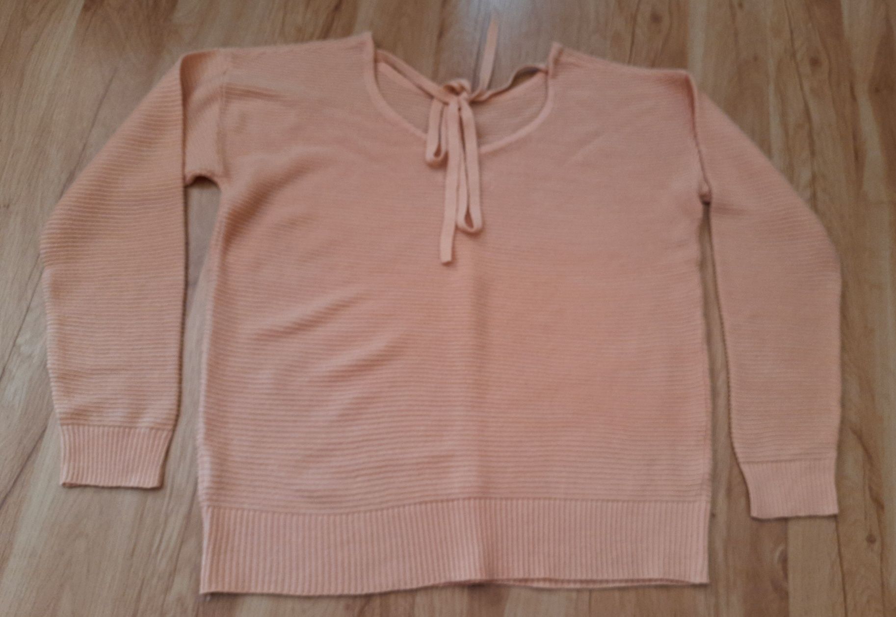 Brzoskwiniowy sweter Sinsay S