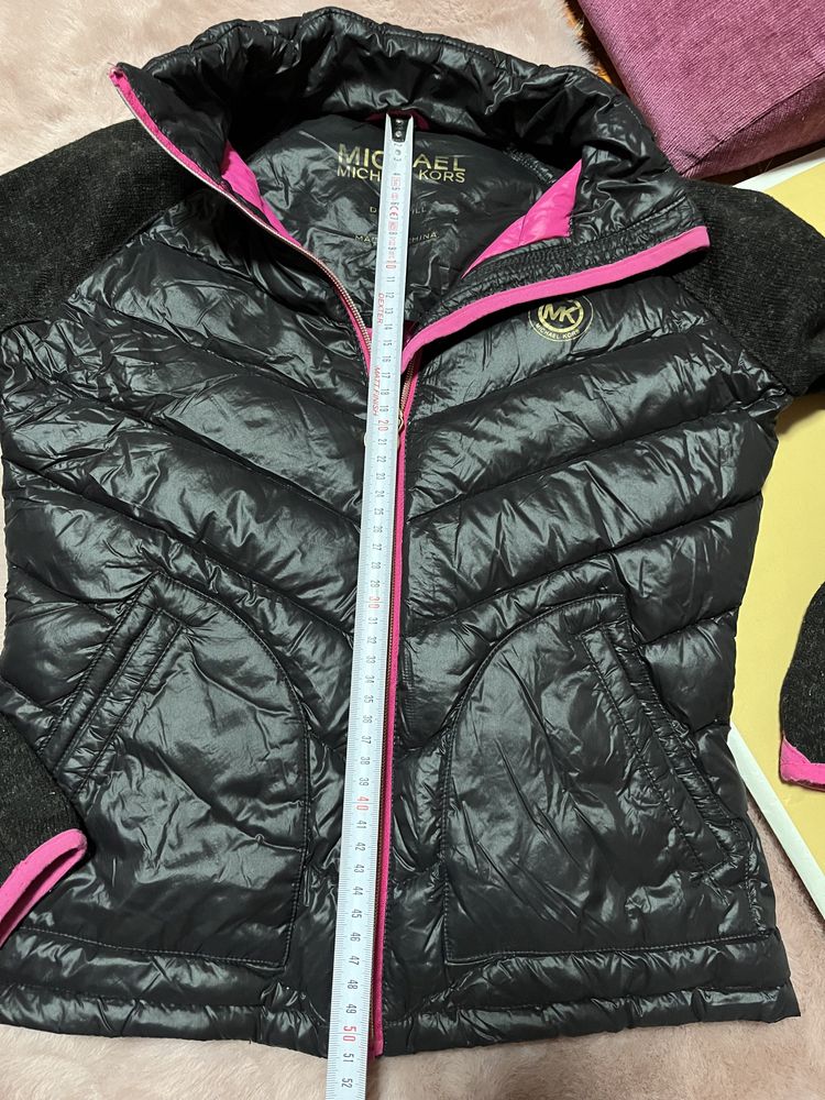 Michael Kors pikowana ocieplana kurtka bluza czarna z kapturem r XS