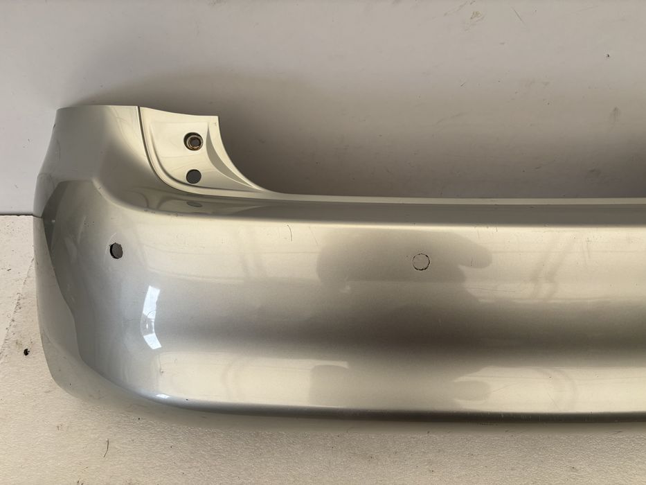 Toyota Auris I 1 06-09 HB zderzak tył tylny