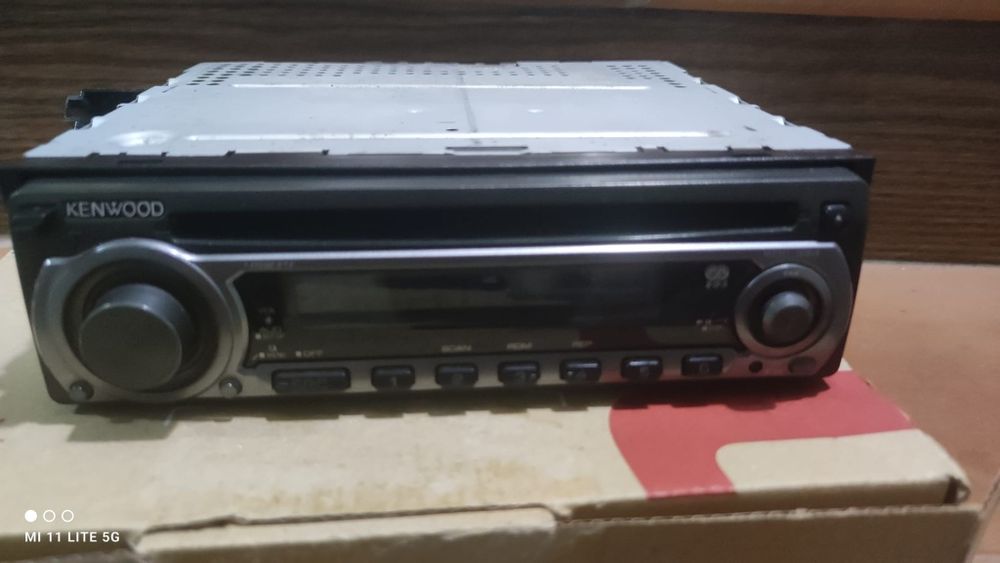 Radio Kenwood...