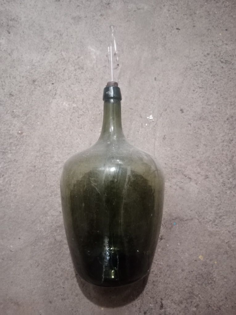 Gąsior, balon do wina z czasów PRL.