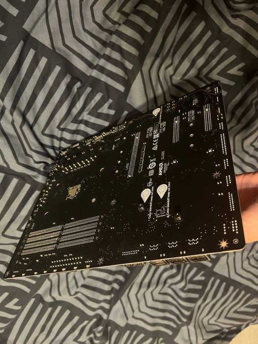 MSI X470 Gaming Plus \ ASUS ROG Strix RX580 8 GB Gaming \ i t.d.