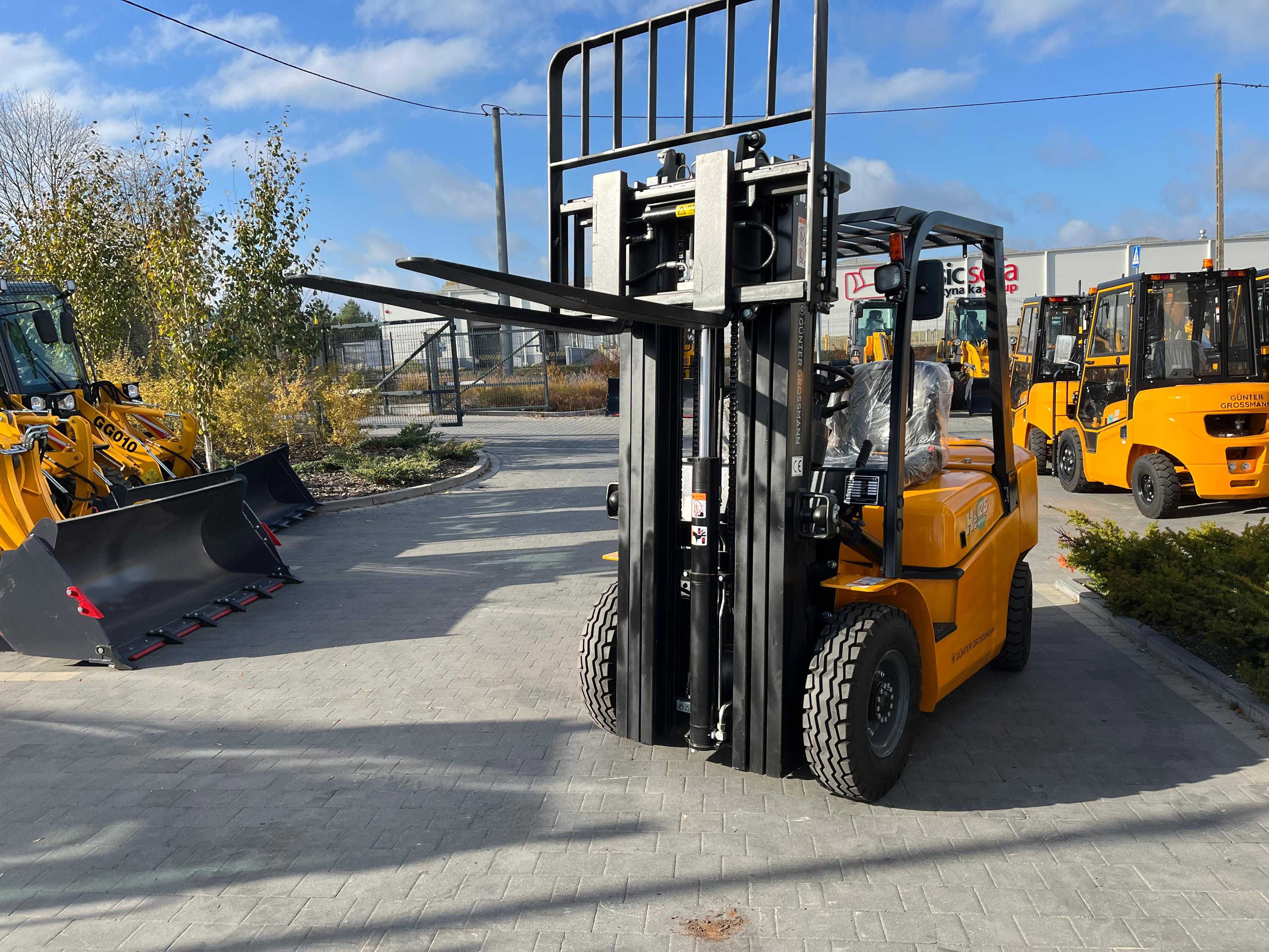 Nowy wózek widłowy Gunter Grossmann 2,5T triplex. Elektryk