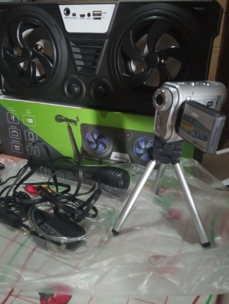 Coluna bluetooth e câmera de filmar
