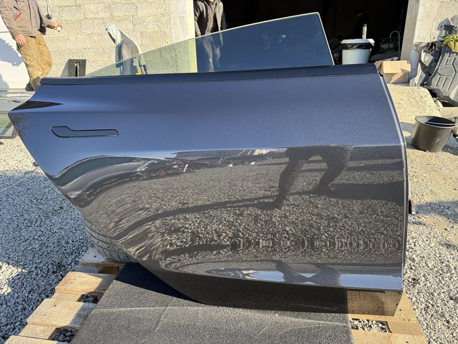 Двері задні праві до Tesla 3 Highland, Тесла Хайленд сірі PN01
