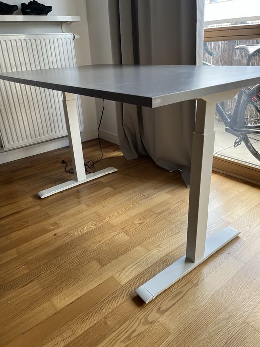Biurko z elektryczną regulacją Ikea Rudolf szare