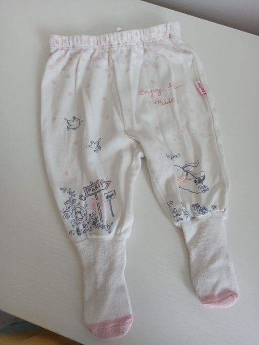 Cudne półśpiochy firmy Baby center spodenki z nóżkami skarpetki