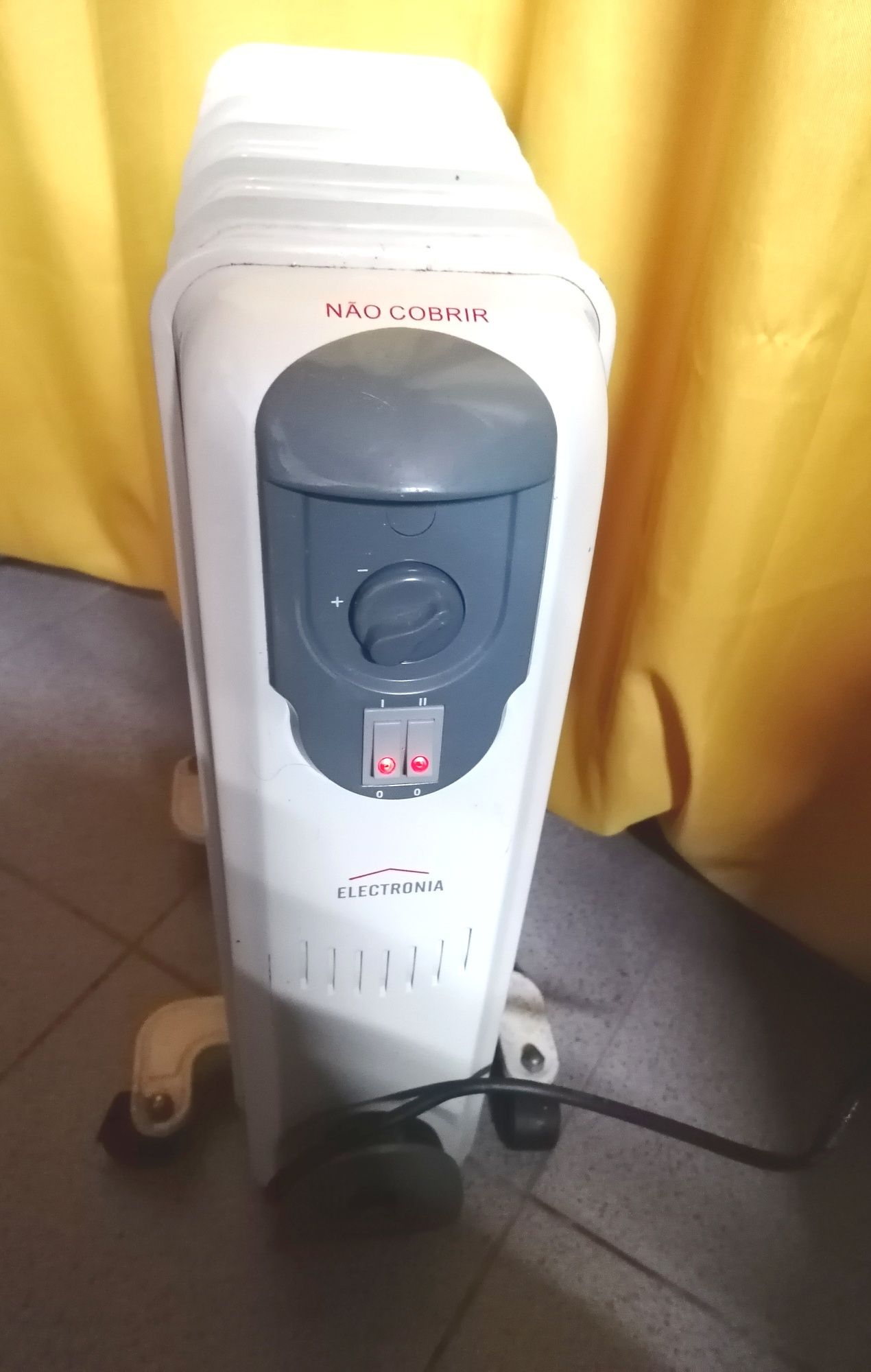 Aquecedor Óleo ELECTRÓNIA 1700W