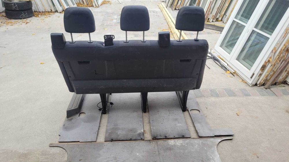 Kanapa trzyosobowa Sprinter 906 z podłogą i prowadnicami DOWÓZ