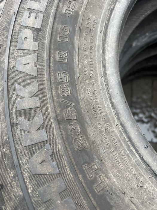 Шини зимові 235/85 R16 Nokian
