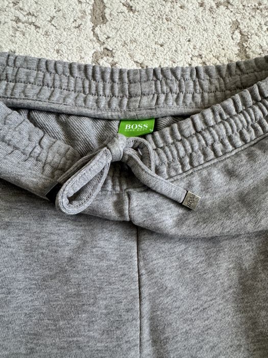 Spodnie dresowe Hugo Boss roz. L.