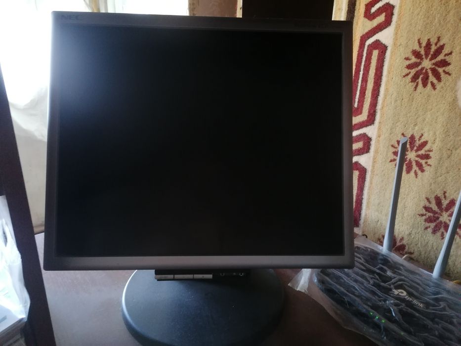 Монітор NEC MultiSync LCG175VXM+ з системним блоком Bravo