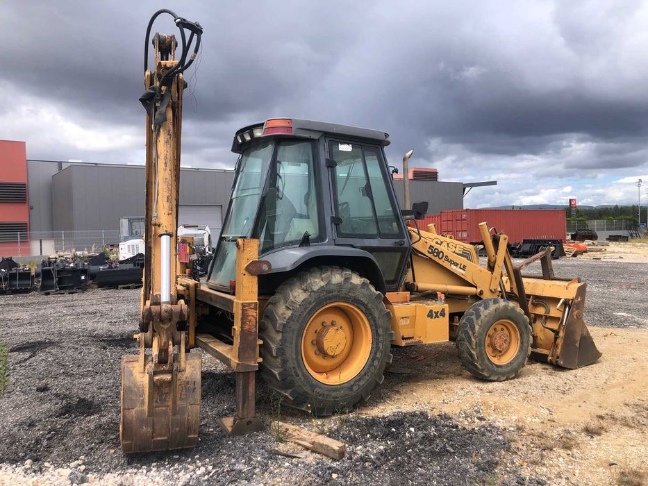 Retroescavadora CASE 580 SUPER LE