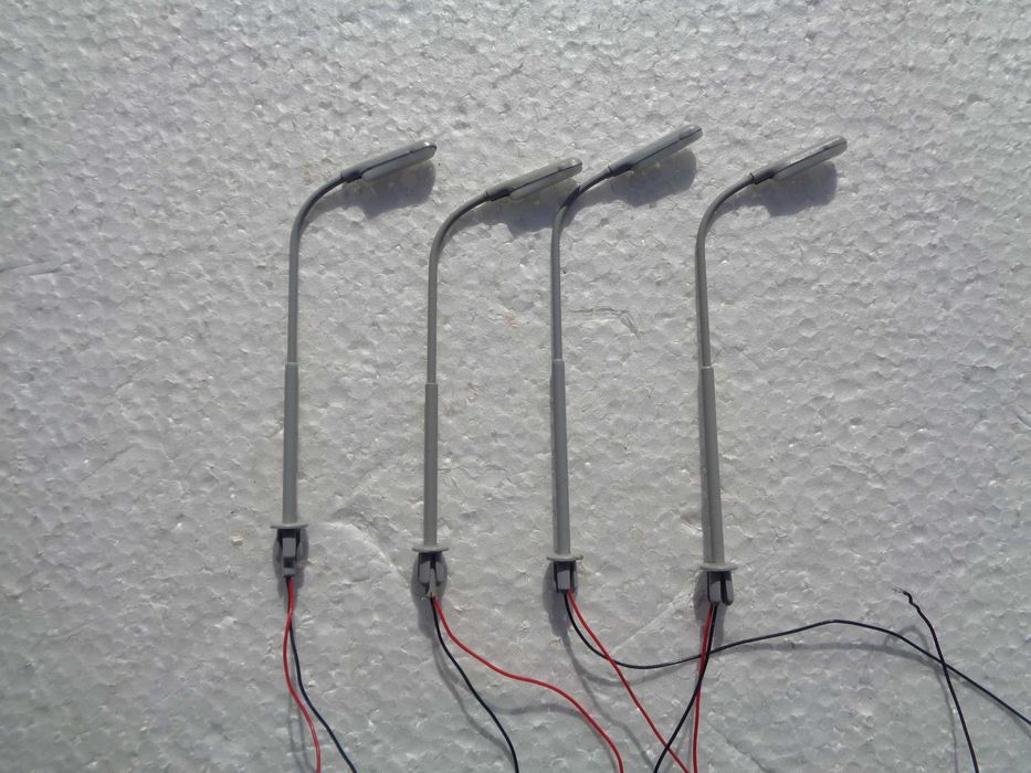 1:87 Viessmann Lote de 4 candeeiros de estrada