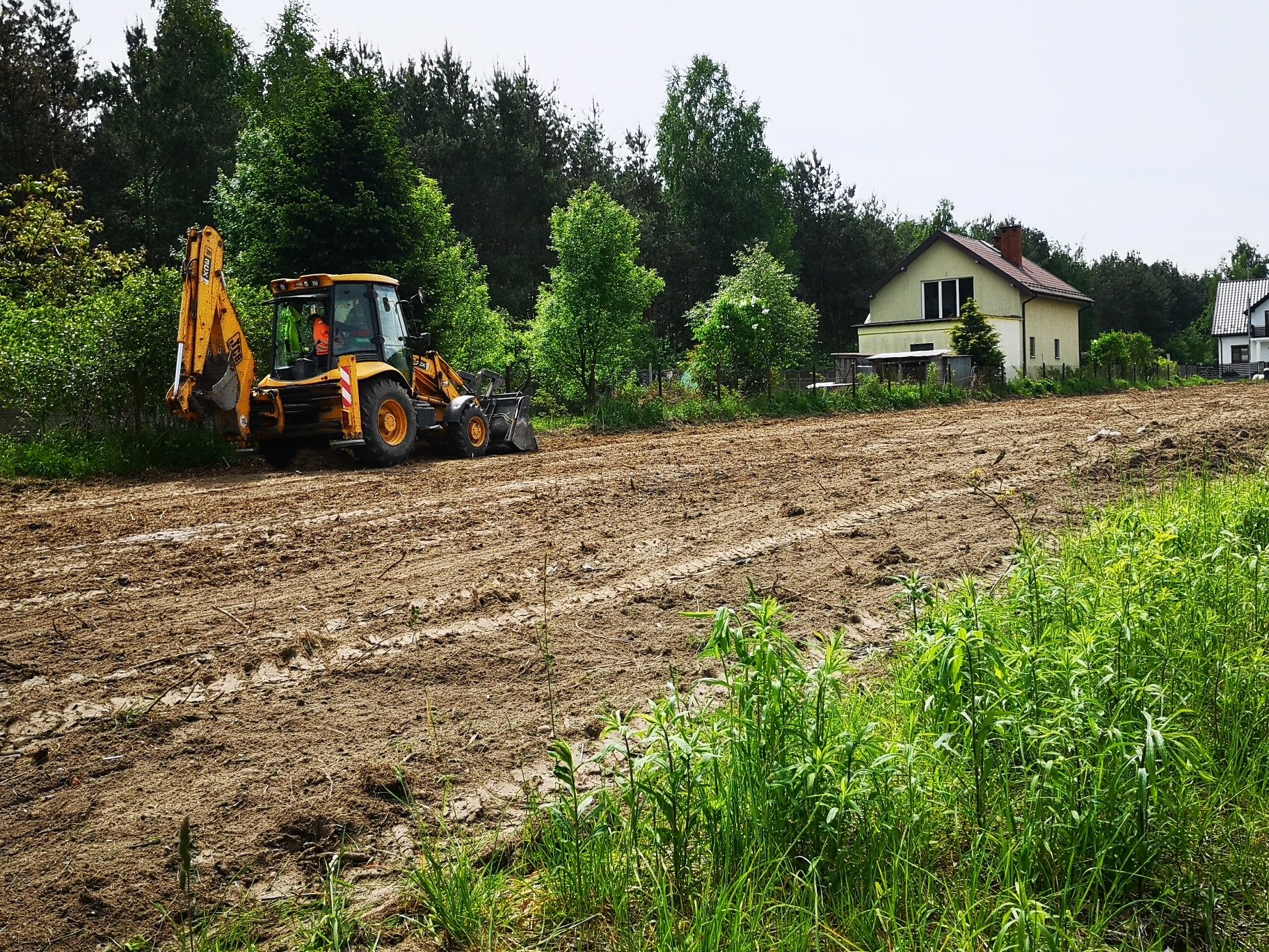 Czyszczenie działek,mielenie gałęzi, rębak koszenie traw Rozbiorki