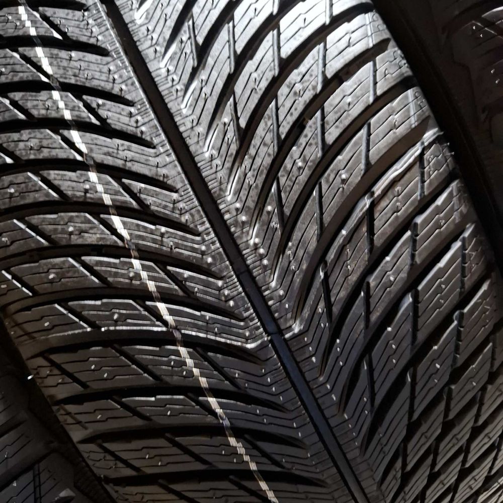 275/40/18+245/45/18 R18 Michelin Pilot Alpin 5 4шт нові зима