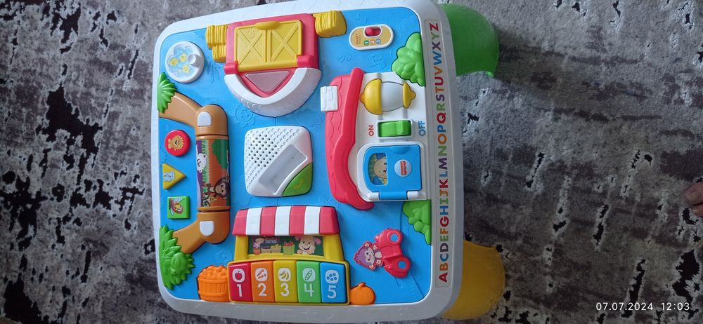 Столик музичний для розвитку діток.