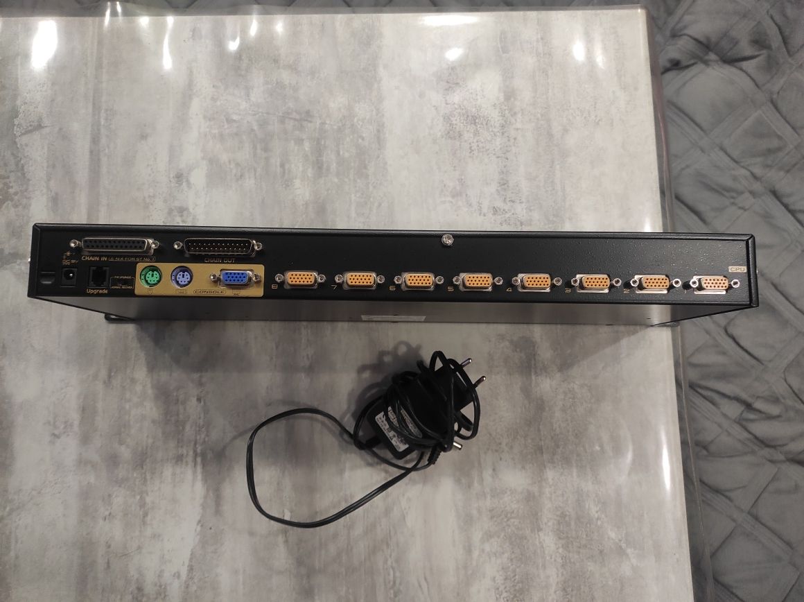 KVM переключатель ATEN ACS-1208A + 8 кабелей