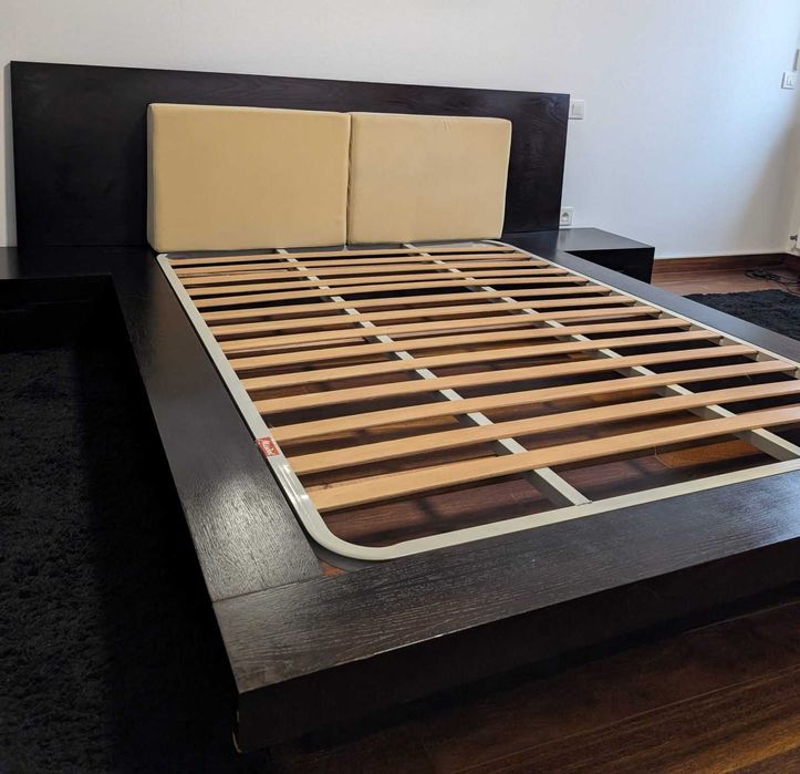 Cama Casal, cor Wengué, c/ 2 mesinhas de cabeceira