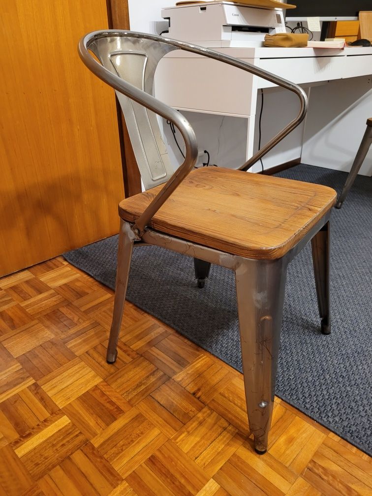 Conjunto 4 cadeiras metal e madeira