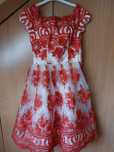 Suknia w haftowane czerwone kwiaty r38"Chi Chi London.