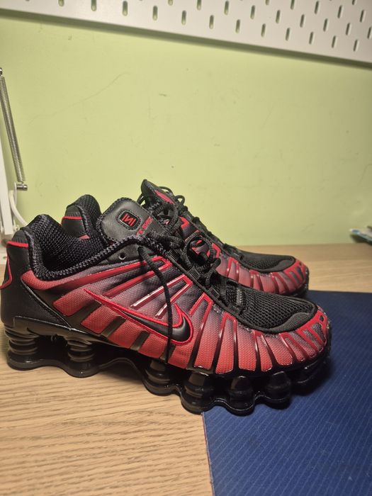 Нові оригінальні кросівки nike shox