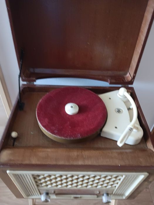 Rádio gira disco antigo