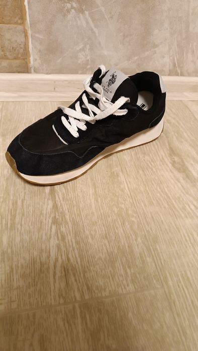 Кросівки 44 розміру