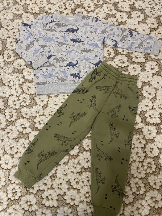 Продам комплект одягу для хлопчика