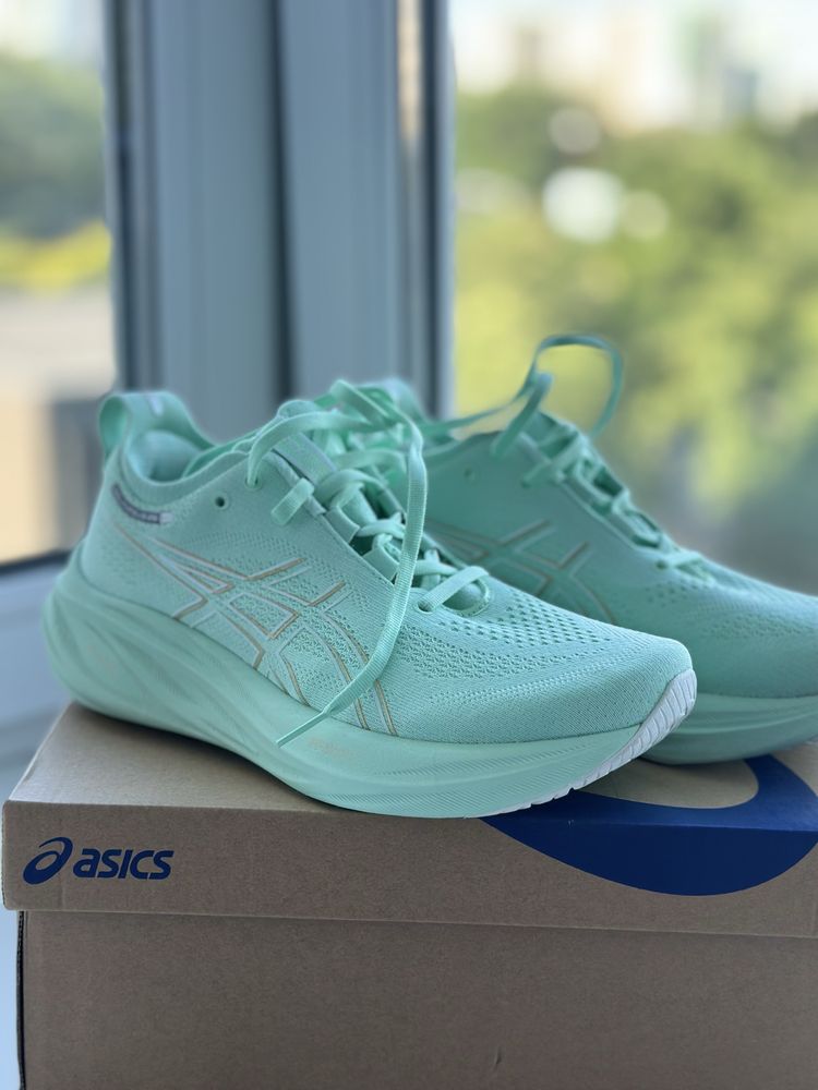 Продам нові кросівки Asics gel-nimbus 26  р.39 м'ятні
