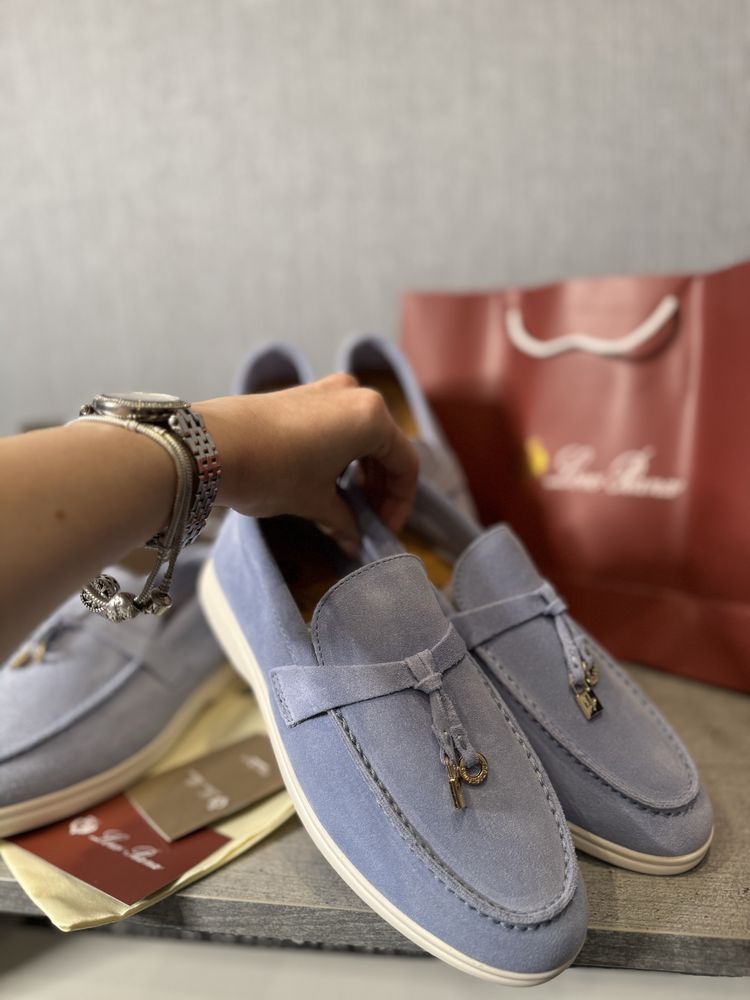 Лоферы балетки loro piana голубые кеды кроссовки