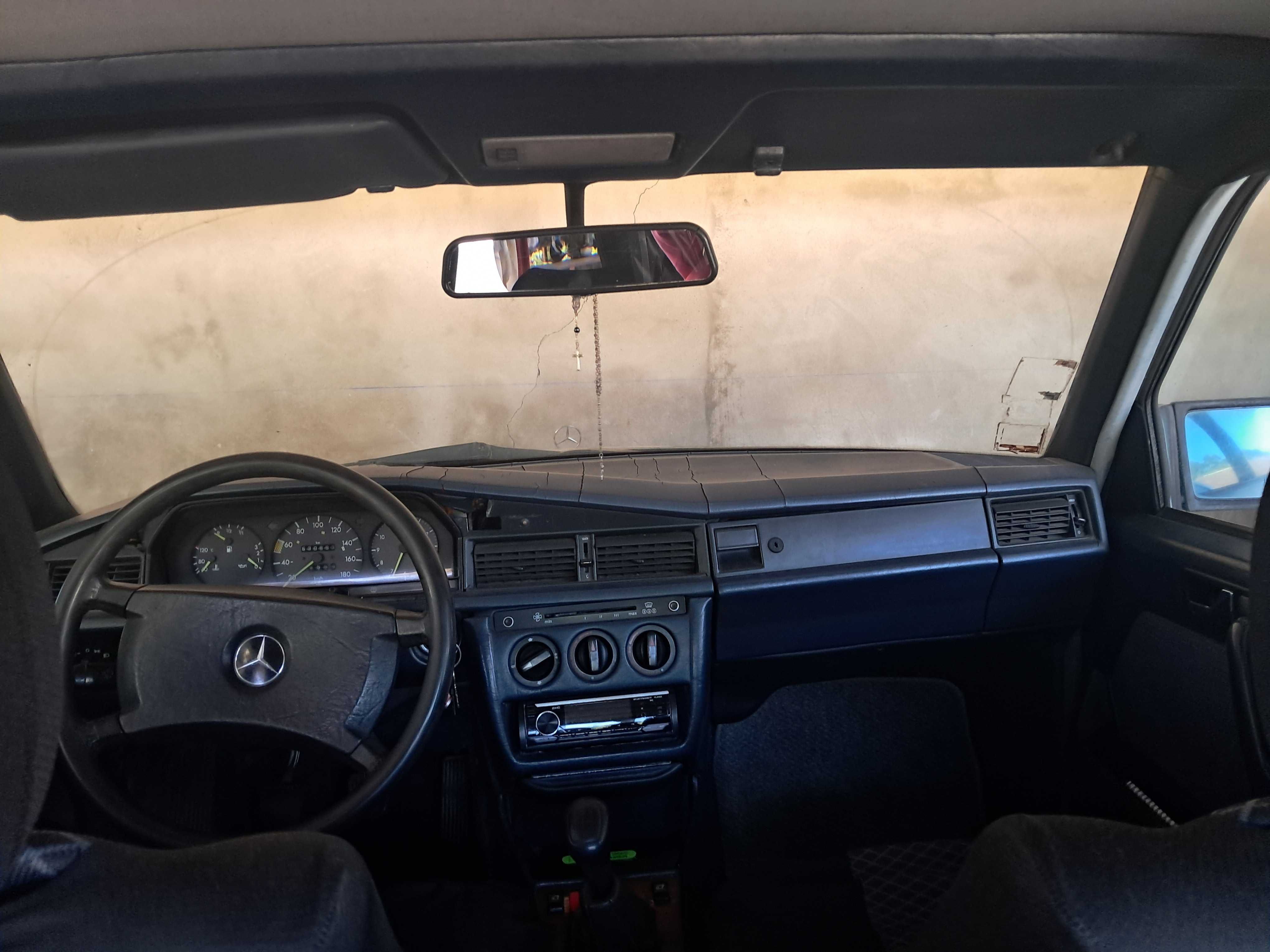 Mercedes-Benz 190 D 2.0 – Clássico de 1987
