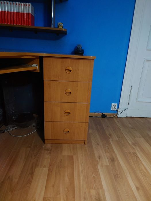 Oddam zestaw mebli biurko, szafki, półki i szuflady