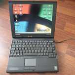 Starożytny laptop Compaq Armada 100S