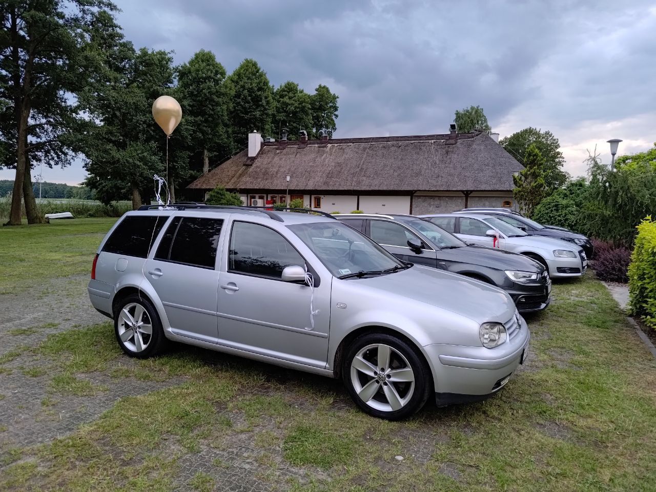 Volkswagen Golf IV 1.9 TDI bogato wyposażony z drugim kompletem kół