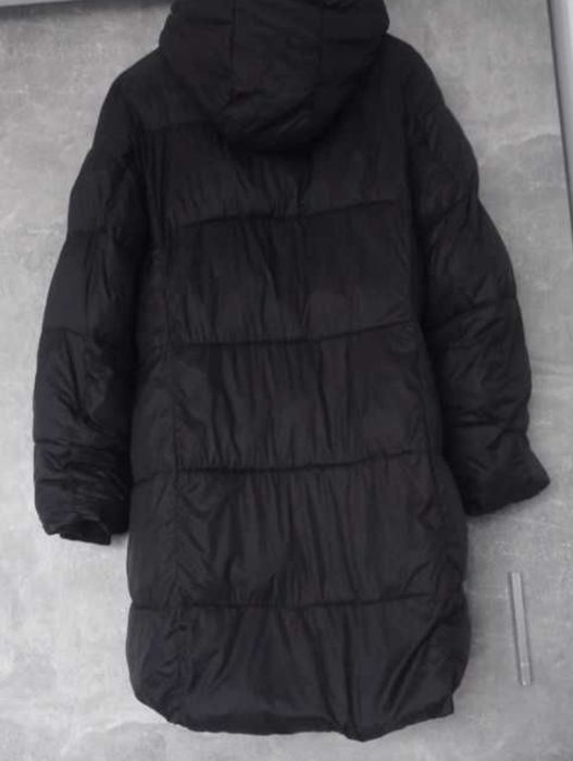 Zimowa kurtka H&M.