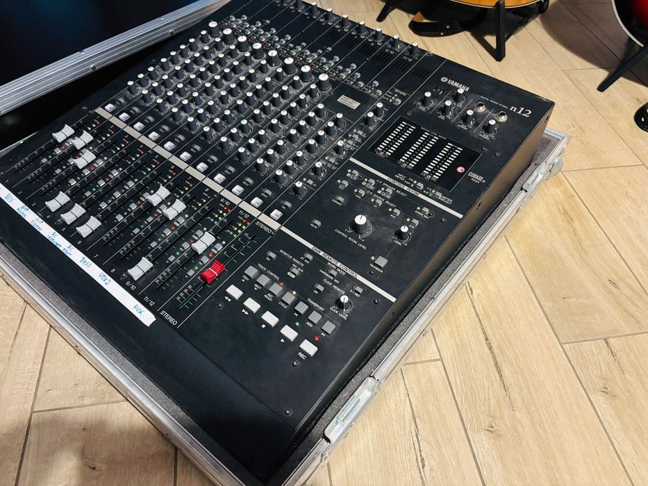 Yamaha N12 z case mikser cyfrowy do live muzyki i studio interface