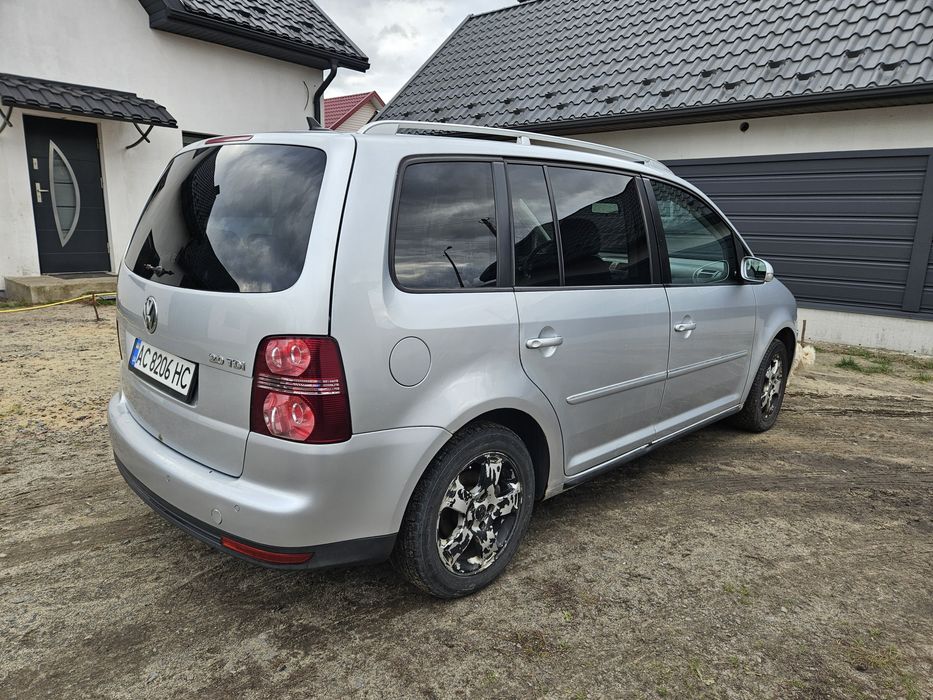 Volkswagen Touran 2007р 2.0 tdi 7 місць
