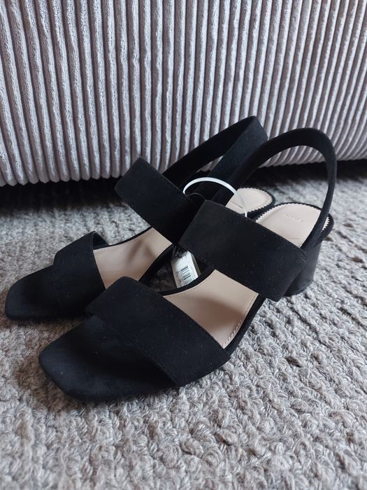 Czarne buty/sandałki/sandały na słupku Parfois rozmiar 37