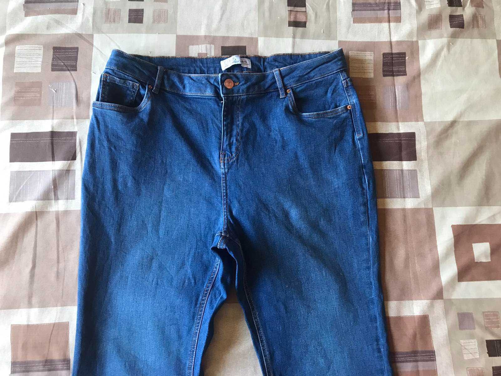 Женские джинсы размер 54-56.