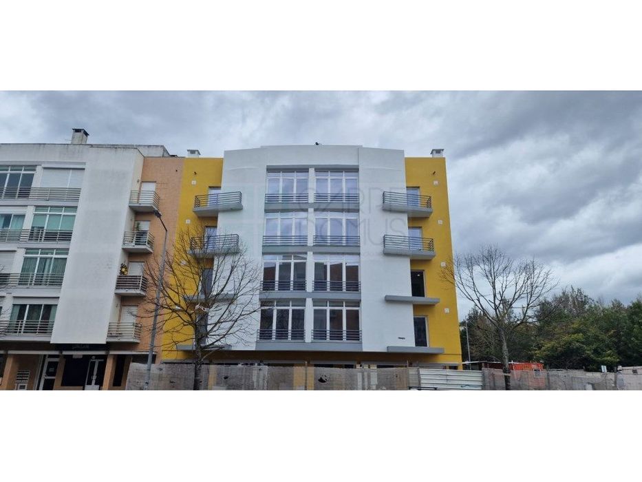 Novos, T3 na Urb. Quinta da Flamenga Oportunidade