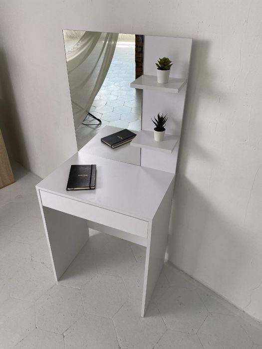 Туалетний столик, макіяжний стіл, столик з дзеркалом, столик з шухлядо
