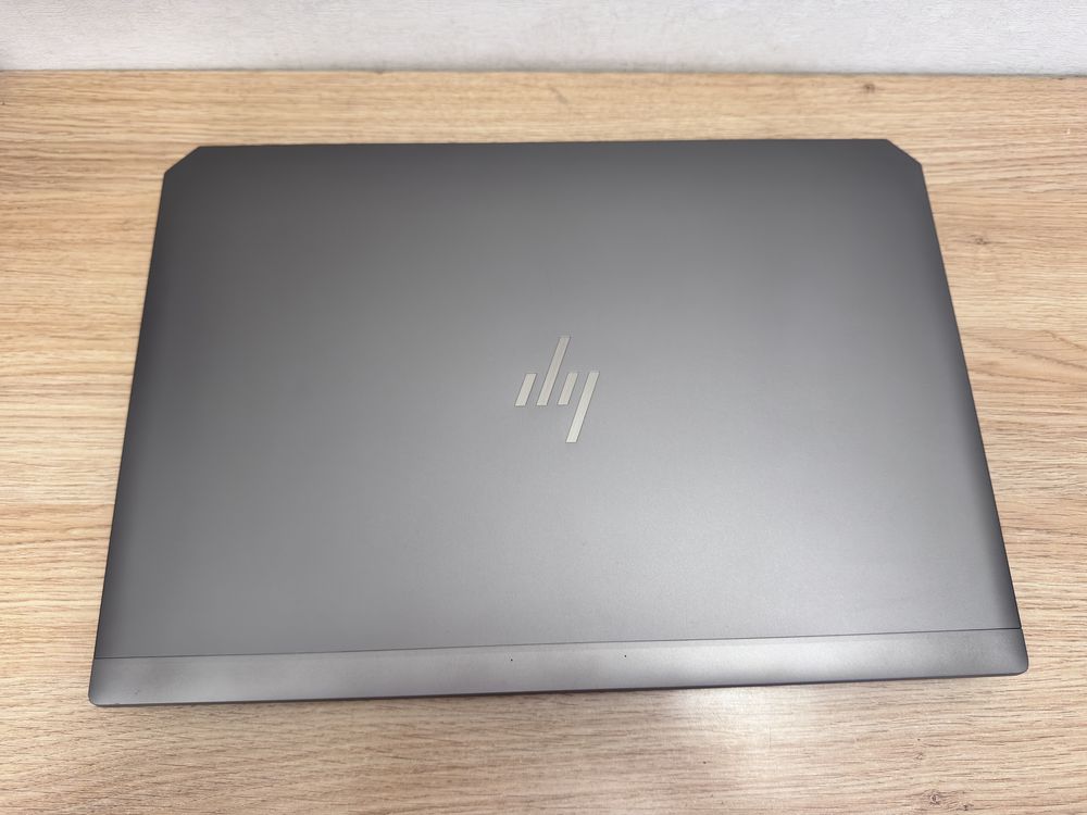 17.3”FHD IPS HP zBook 17 nVidia RTX5000 16 Gb i7-9850H/64/1000