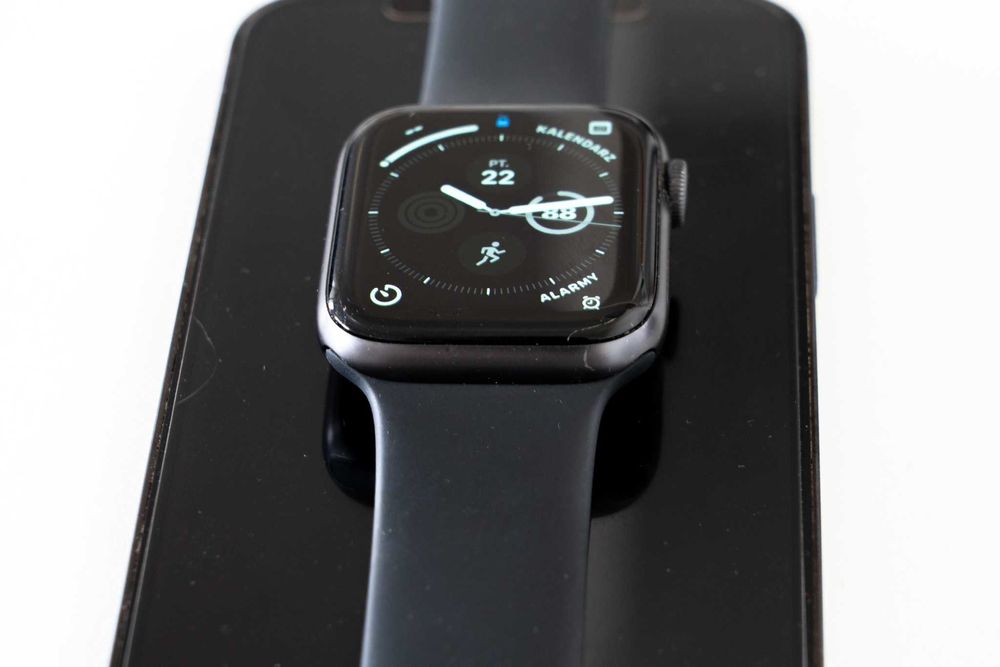 Zestaw Apple: iPhone 12 Pro + Apple Watch 6 – zadbane, z pudełkami
